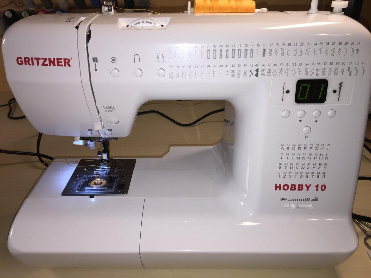 KarinsTestwelt's tweet image. Die beiden Nähmaschinen sind vom Nähverhalten und vom Zubehör relativ gleich.
Sie ...
karinstestwelt.de…/gritzner-hobby-10-vs-gritz…/