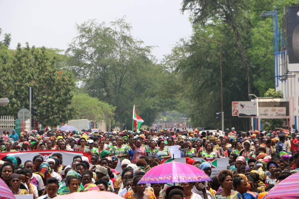 Amb.Espérance NDAYIZEYE (@esperancenday) on Twitter photo #SansEffet Abakenyezi bahagarukiye rimwe biyamiriza raporo z'ibinyoma zishikirizwa na <a href="/UN/">United Nations</a> ku #Burundi kuko bazi ko igihugu kiri mu mahoro #SansEffet Abakenyezi bahagarukiye rimwe biyamiriza raporo z'ibinyoma zishikirizwa na <a href="/UN/">United Nations</a> ku #Burundi kuko bazi ko igihugu kiri mu mahoro