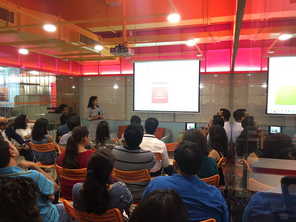 nkanekal's tweet photo. @therealjpk @dhimant @thebetterindia @HacksHackersIN @DeccanHerald @TheKenWeb @r0h1n @ramyavenugopal She's explaining how she built a community at Reuters. https://t.co/zUVytLv0js