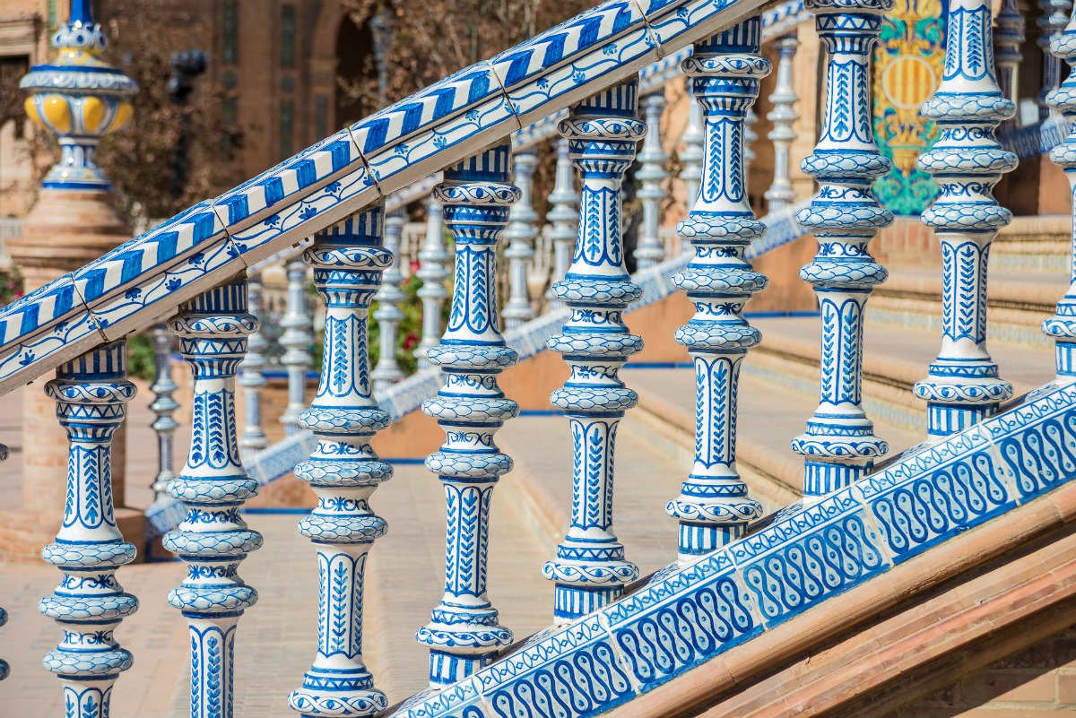 #PlazaDeEspaña in Seville: the 4 great bridges that cross the canal represent the ancient kingdoms of Spain