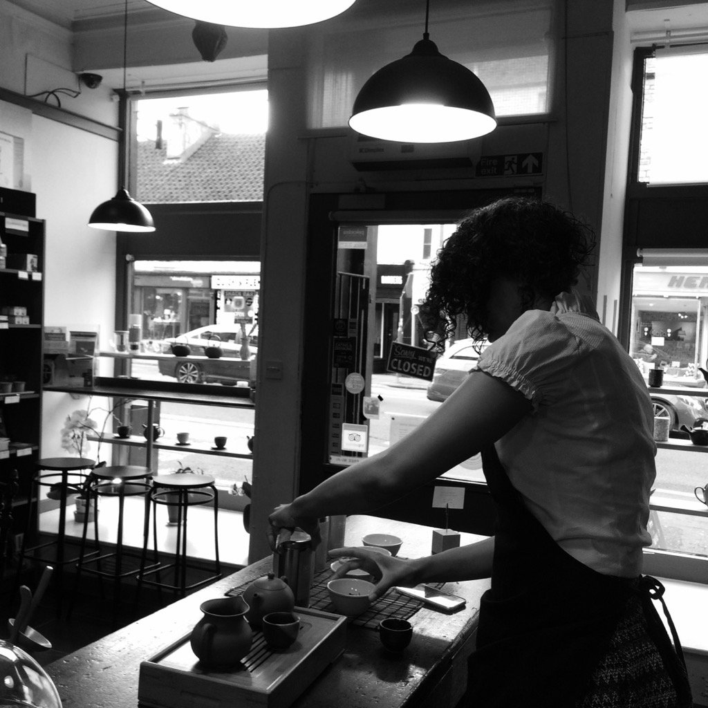 pekoeteasteph's tweet photo. Esther prepping for our @PekoeTea #oolong tasting this afternoon. #Tea #Edinburgh #Saturday #Taste https://t.co/hnkPqGed1S