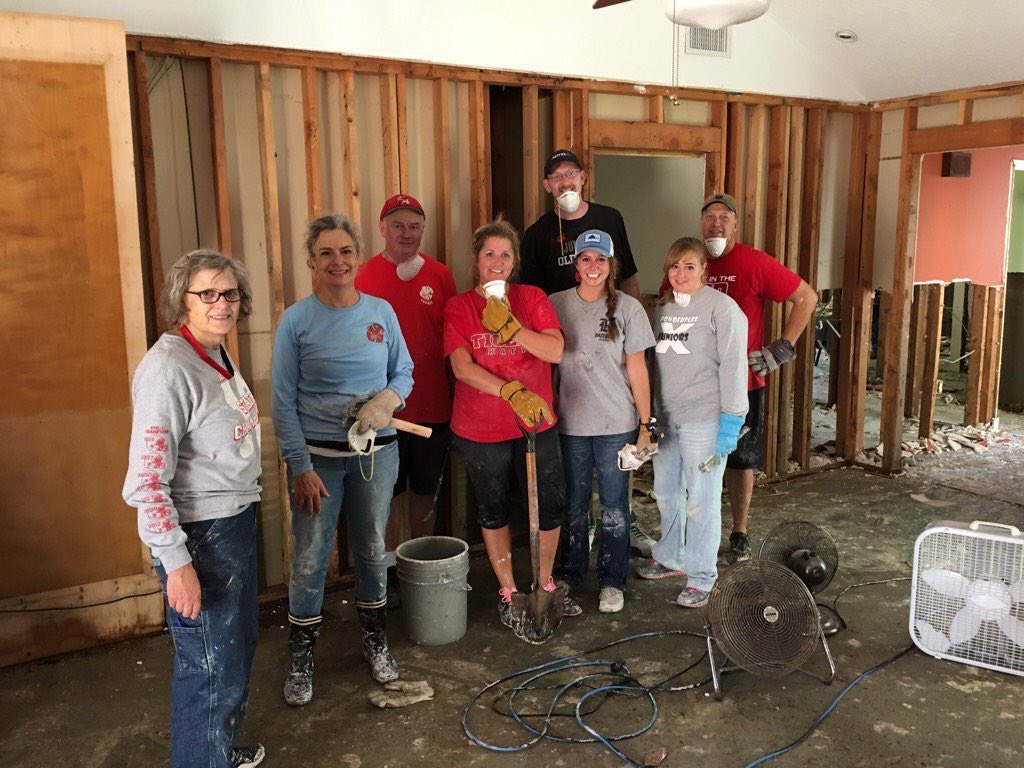mclements_KHS's tweet photo. Watch out Fixer Upper, there is a new demo crew in town #houstonedition #harveyaftermath #katystrong #KHS @KatyHSPrincipal @katyisd https://t.co/owFTKhqJ5d