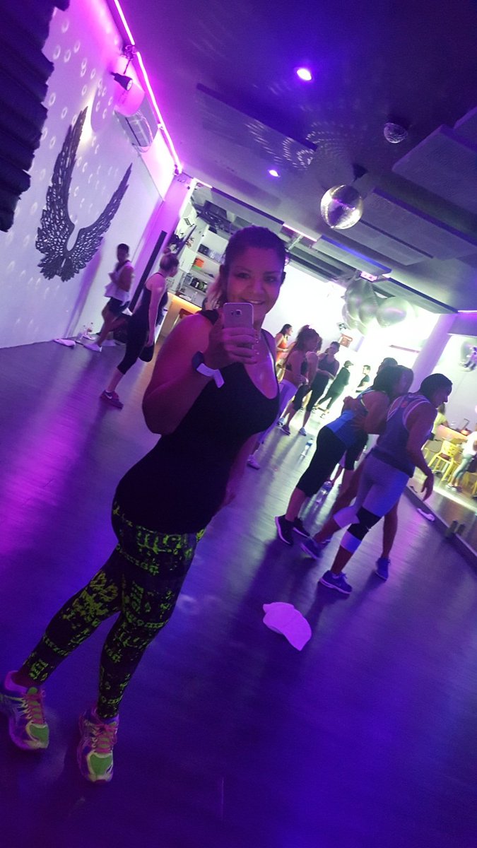Jazmin_islas's tweet photo. Sudando las carnes en #CardioExtremo y me encanto! 🤗🤗🤗 https://t.co/KLEYk08ULZ