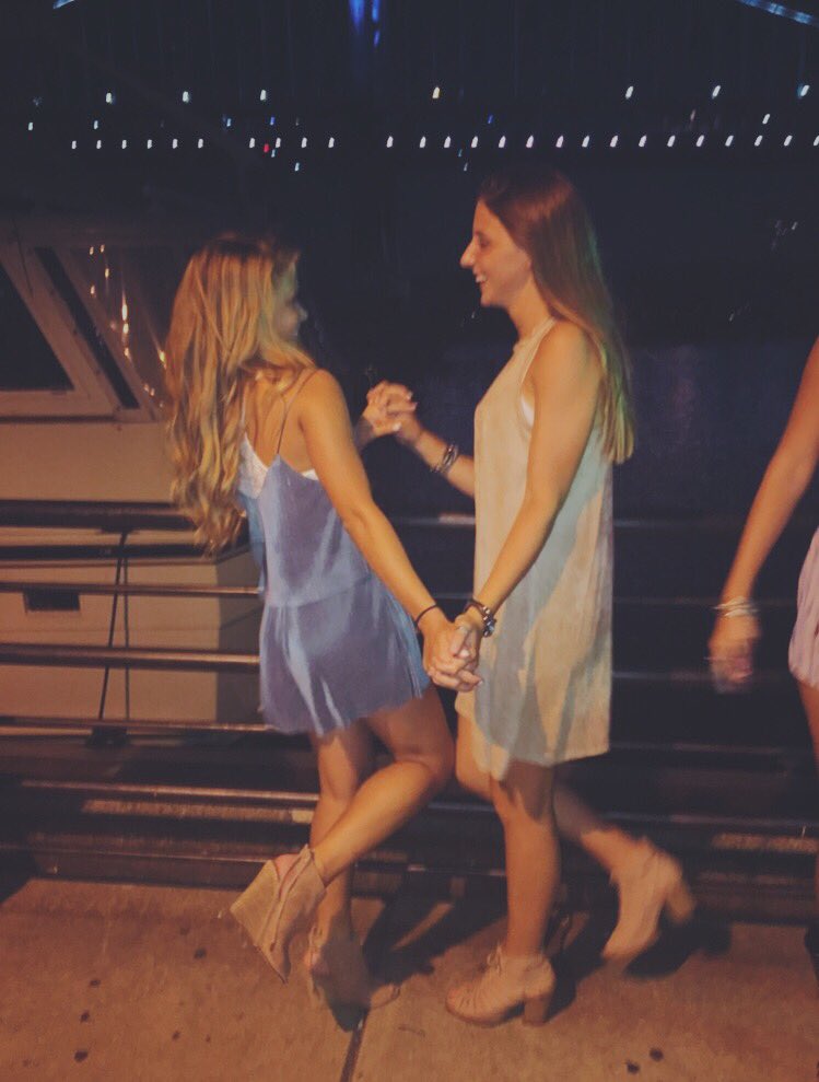 u__MAD_bro's tweet photo. happy 17th to this girl :)))) hope ur day is as wild as u love u lots 💙💜 @baJILLIANair https://t.co/nau0Y0qEGB