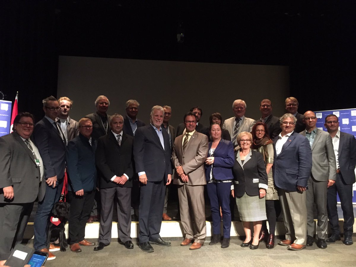 missdumont's tweet photo. Les signataires des différents manifestes.  De l'ambition pour notre région Mégantic. #forumQc https://t.co/y4AM2vY15a