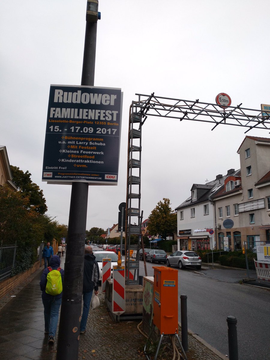 spdneukoelln's tweet photo. Die #cdunk schafft es die Negativliste des Bezirksamts zu ignorieren und Alt-#Rudow mit Plakaten zu verschandeln. 🙄 #neukoelln https://t.co/Nv5cx3pQFp