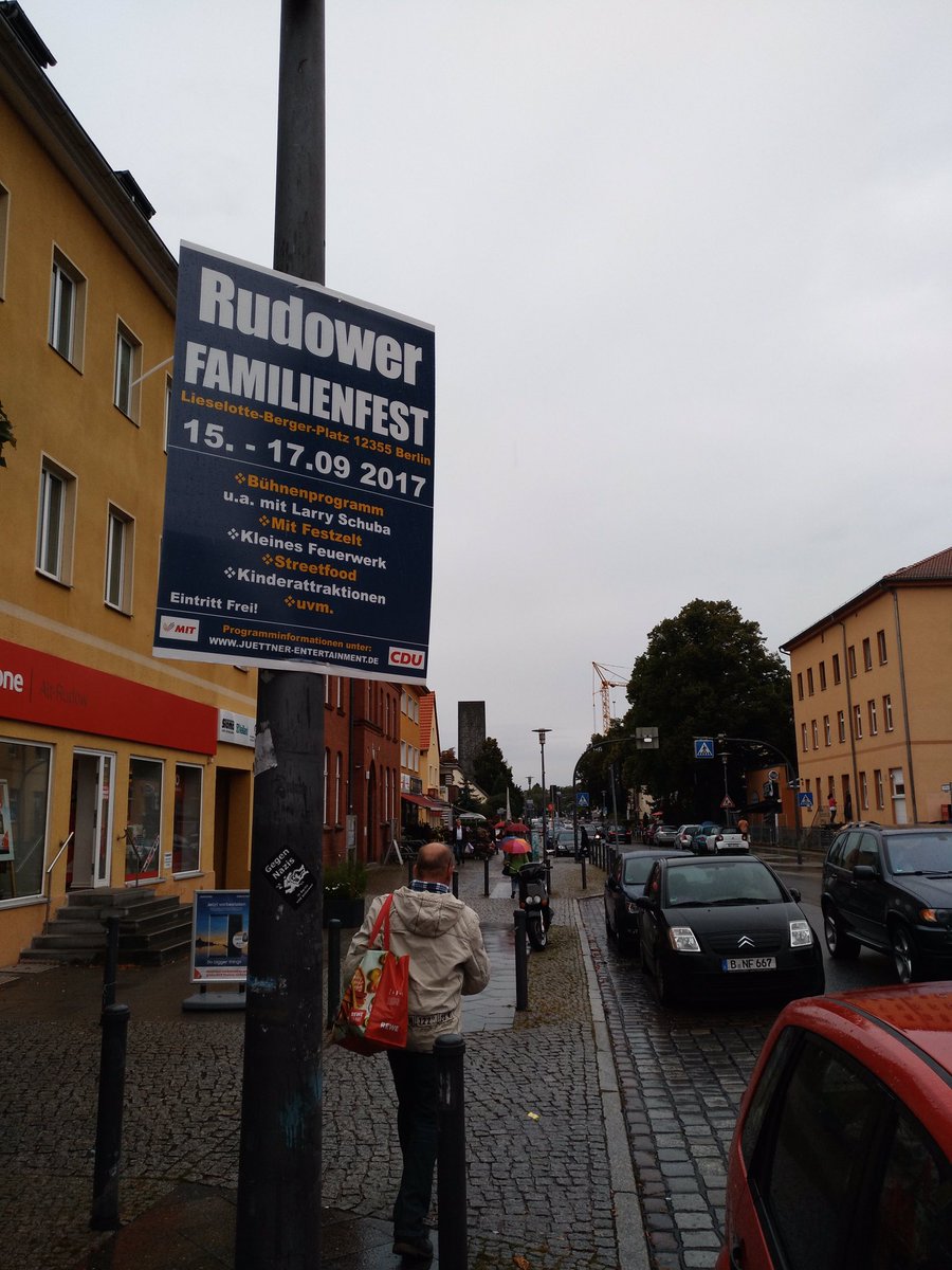 spdneukoelln's tweet photo. Die #cdunk schafft es die Negativliste des Bezirksamts zu ignorieren und Alt-#Rudow mit Plakaten zu verschandeln. 🙄 #neukoelln https://t.co/Nv5cx3pQFp