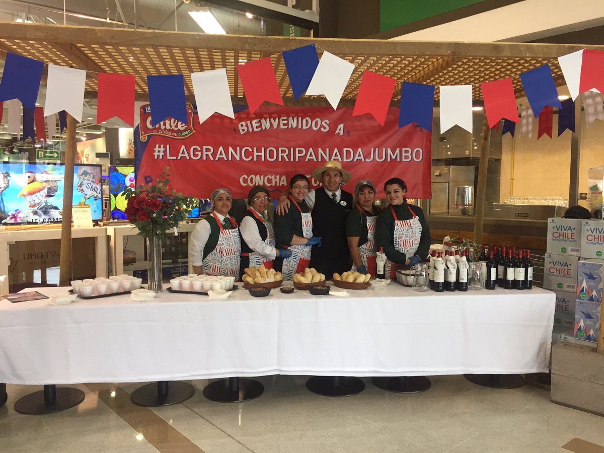 jbeab61's tweet photo. Jumbo concha y toro #LaGranChoripanadaJumbo https://t.co/hzzL8Xer0V