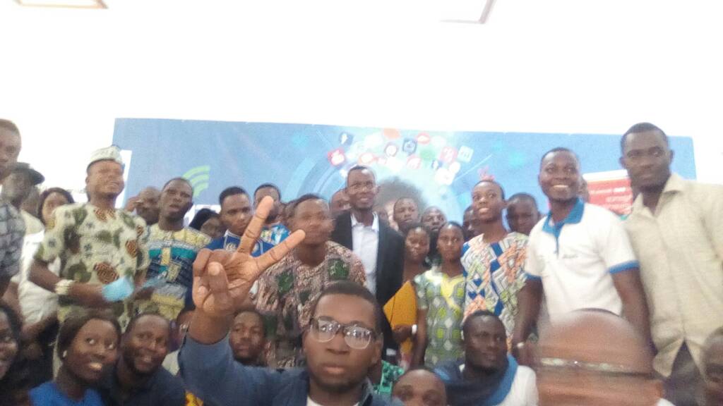 FQowiyou's tweet photo. #Rnll2017, les rideaux sont tombés sur l'événement @BLOLAB_BENIN @isocelofficiel @voacitoyennes #MakeAfrica https://t.co/LOm8lBkgNl