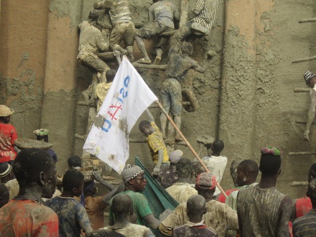 ESIAU_Bamako's tweet photo. ESIAU à Djenné pour le crépissage de la grande Mosquée !
@ESIAU_Bamako  https://t.co/z9AIQyfRQ0 https://t.co/Dt1fdzmxS1