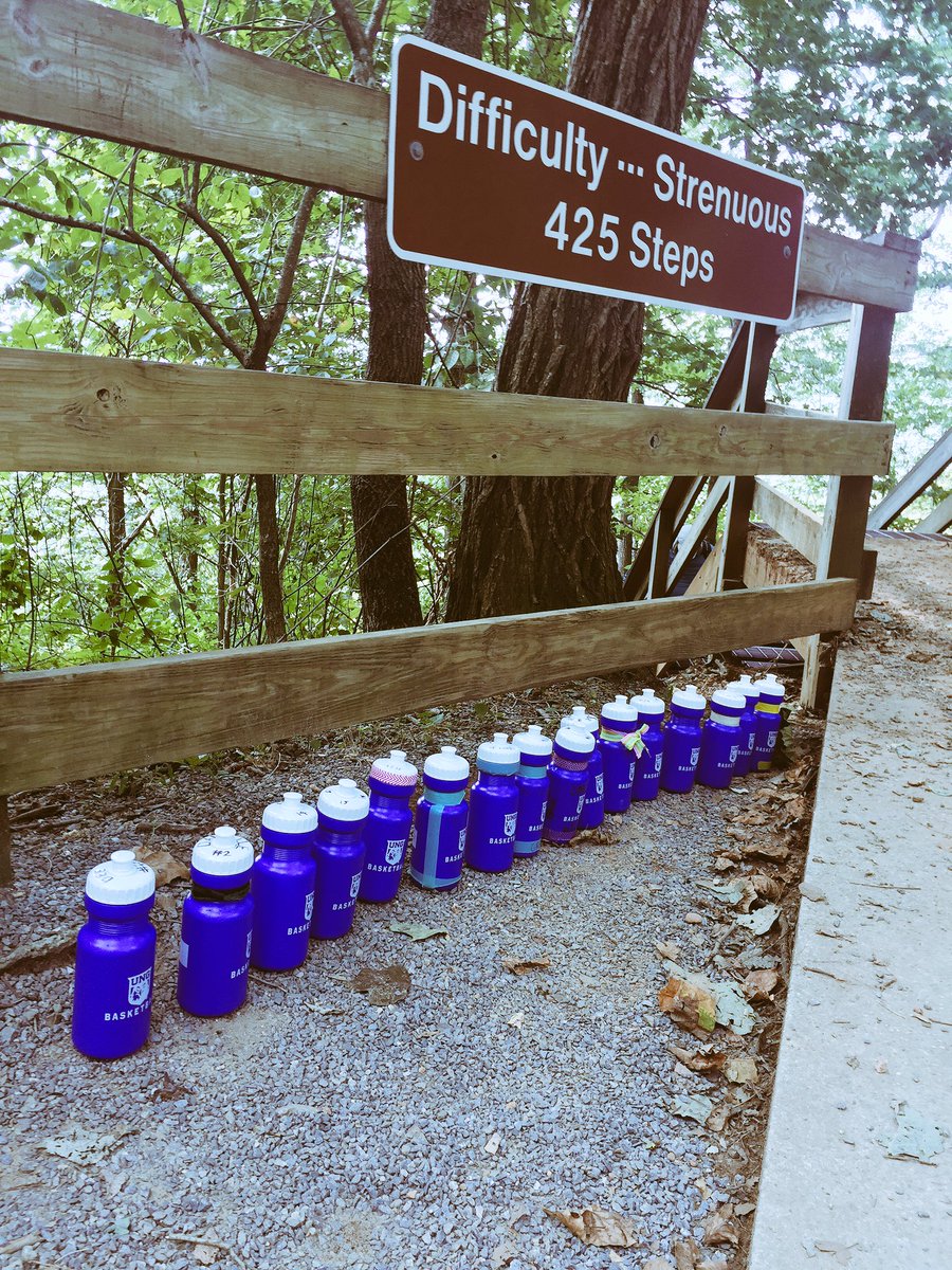 CoachBurson's tweet image. We are live now on the #StairwayToHeaven #Tradition #2can day #HawkEm