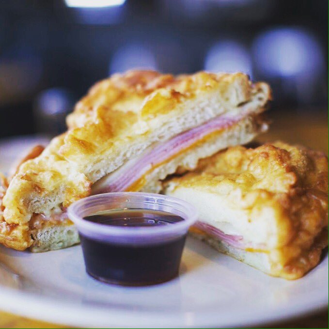 Good morning, Monte Cristo! <a href="/JacksonsBham/">Jackson's Birmingham</a> <a href="/bhamfoodie/">BhamFoodie</a> #bhambrunch <a href="/homewood/">日髙ひばり</a>