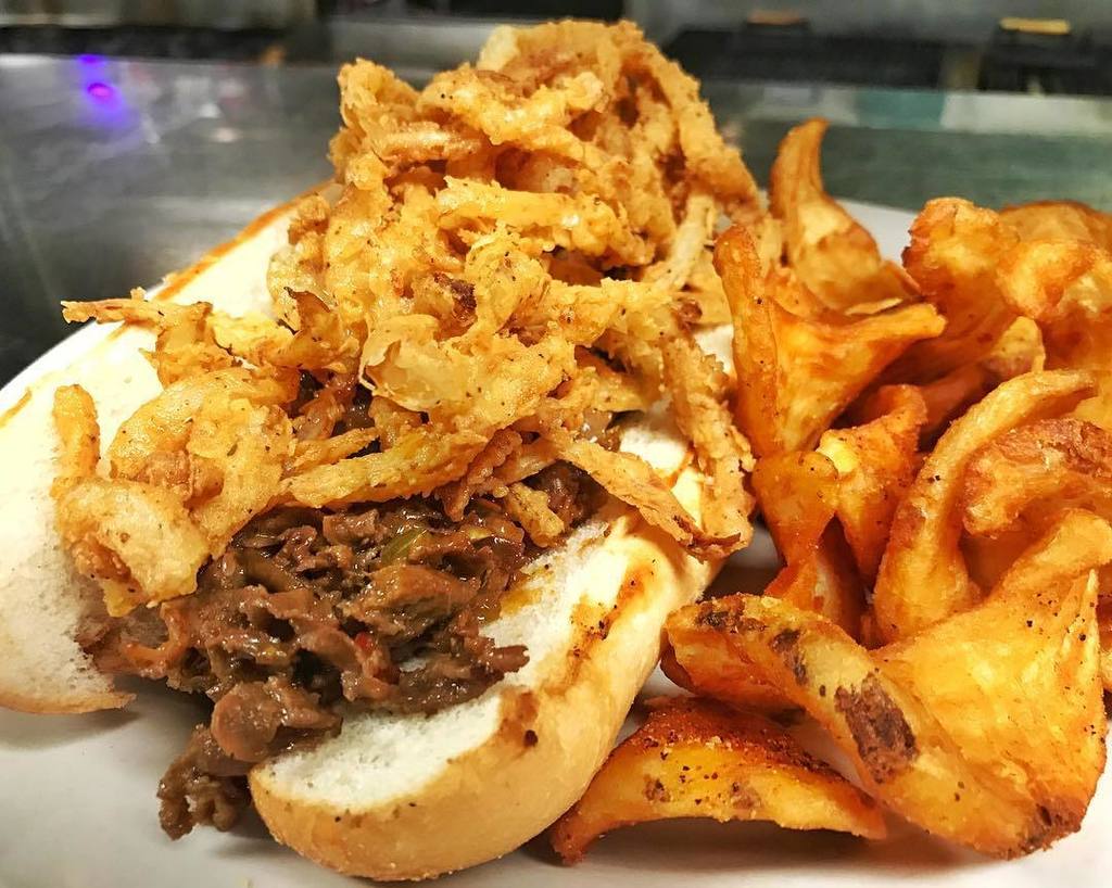TwistedOakBandG's tweet photo. Saturday Special!  The Carolina Philly!  A cheesesteak with peppers, mushrooms, pimento cheese and onion tangles, … https://t.co/UyP1oP3xiW https://t.co/AImRuMbCly