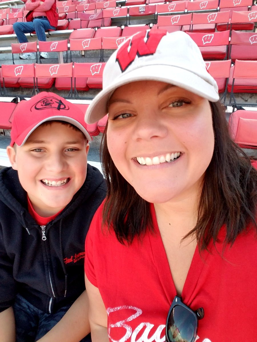 AmandaCashin1's tweet photo. #badgers 🏈🏈🏈 https://t.co/PAV34bbB07