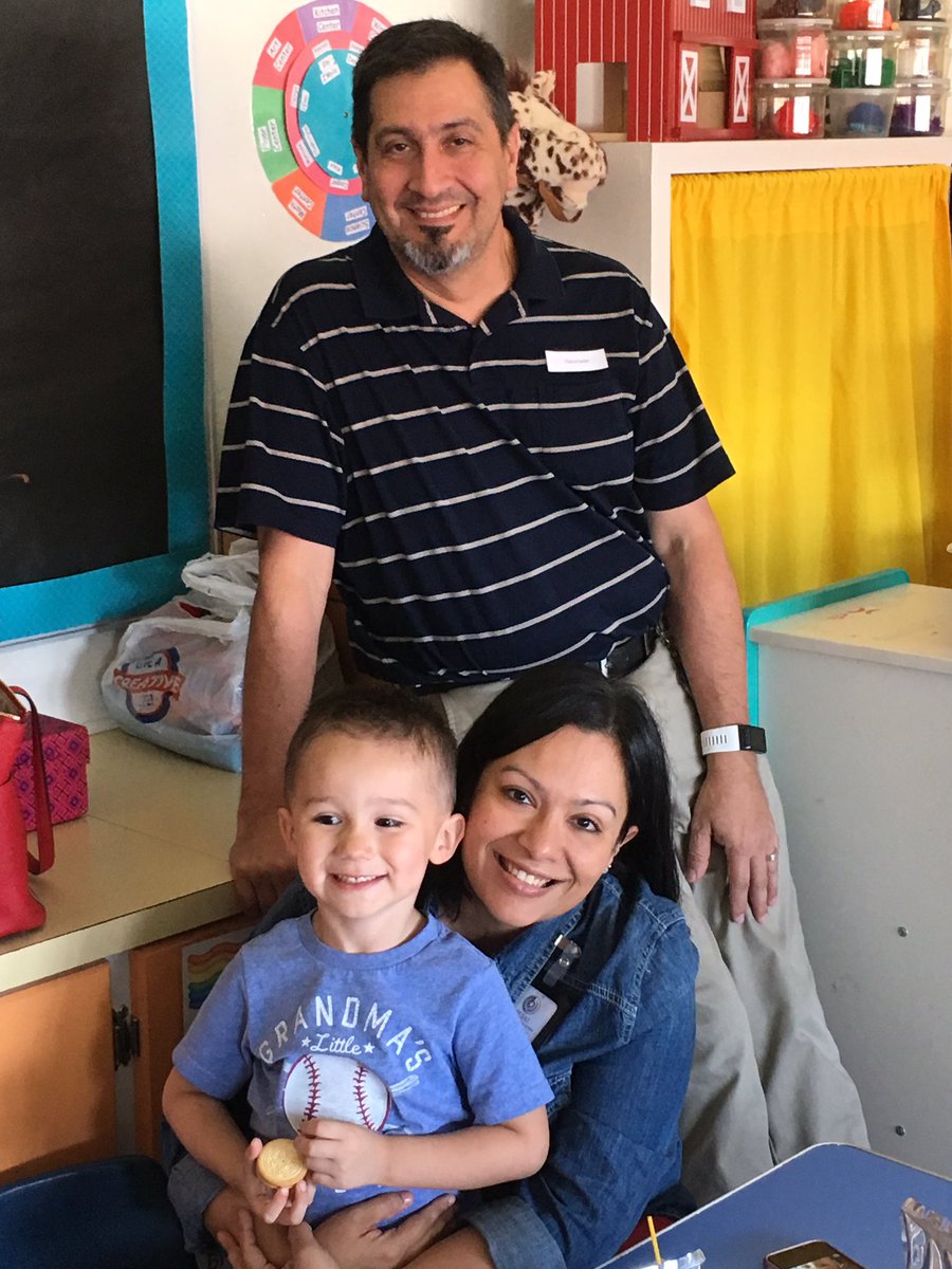 tish_willis's tweet photo. Celebrating Grandparent's Day @HeadStartHeroes😊 Thanks for visiting our school family👩🏻🏫 #familyiskey #schoolfamilyconnection #iamwfisd https://t.co/FZnj4YlISU