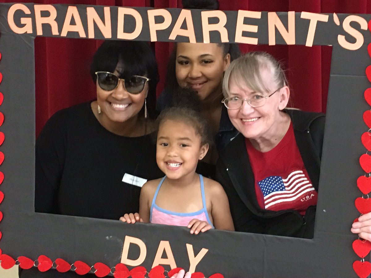 tish_willis's tweet photo. Celebrating Grandparent's Day @HeadStartHeroes😊 Thanks for visiting our school family👩🏻🏫 #familyiskey #schoolfamilyconnection #iamwfisd https://t.co/FZnj4YlISU