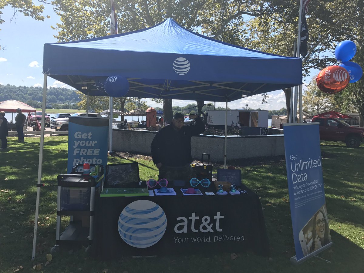 ShiannRay's tweet photo. Gallia County BBQ Fest! @emilywiper @judy_cavalieri @alysonwoodard I challenge you to a finger football contest! Takers? #SOHnextlevel https://t.co/vL71BM4U13