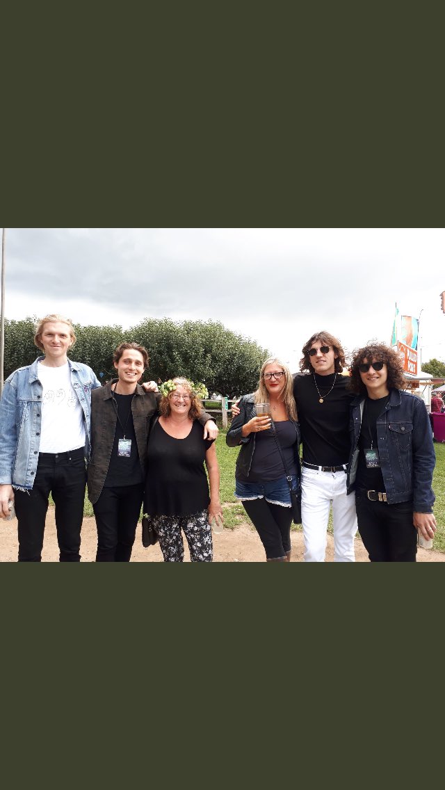 jaynestewart73's tweet photo. Casually chilling with @WeAreJUDAS st @HopsHarvestFest  😂🙄👀 https://t.co/HQ1rvN51wm