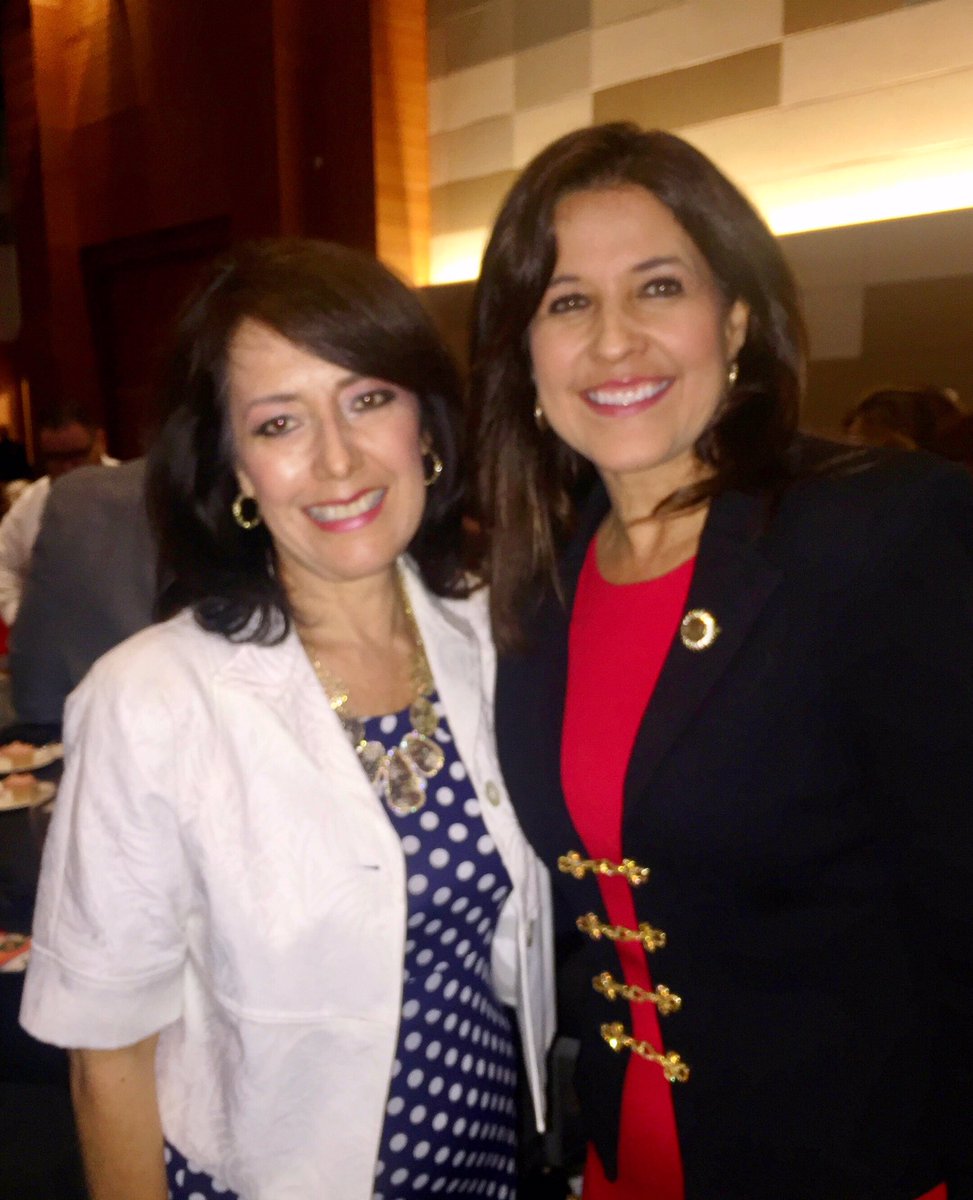 CarolinaGuana's tweet photo. Congrats to Sen. Miranda @Miranda4Arizona & other Latino leaders for their contributions! #ValledelSol #Profiles2017 #awardee https://t.co/97udU1SVqi