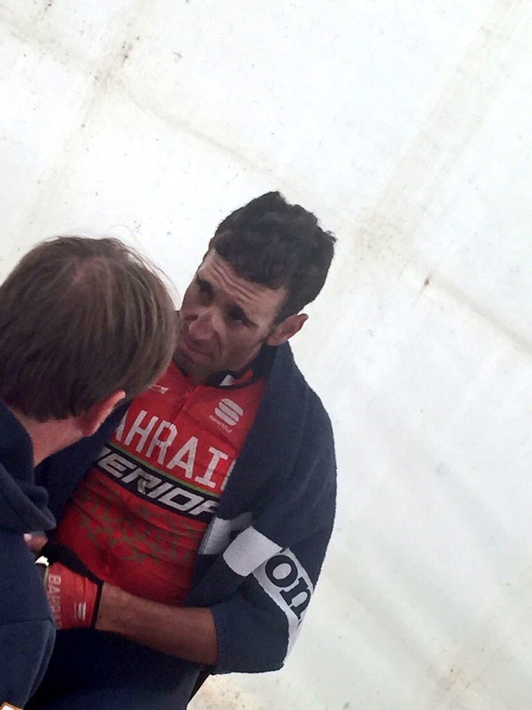 Butwinp2's tweet photo. La faccia di chi ha dato tutto, di chi ci fa emozionare. La faccia di chi non molla mai.Sei un CAMPIONISSIMO. Grazie @vincenzonibali #LV2017 https://t.co/a0MjMRHvsK