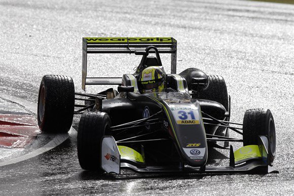 grandepremio's tweet photo. O menino de ouro da McLaren, @LandoNorris, deu um show em Nürburgring e venceu a corrida 1 da #F3Euro https://t.co/sCtqwIb6mv https://t.co/uPH32CWt0J