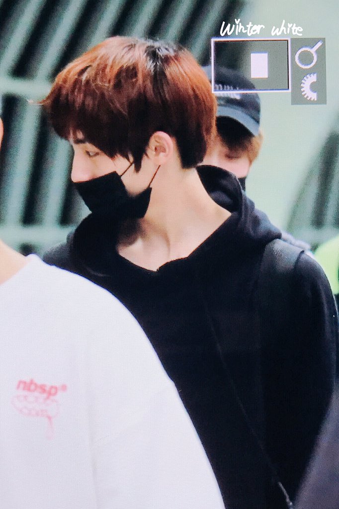 971028com's tweet photo. 170909 BKK출국 고고~
#윈윈 #WINWIN #董思成 https://t.co/kCvZQm77Pg