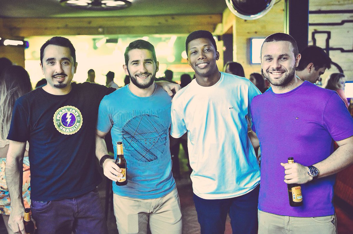 diogomoretti_'s tweet photo. Balada em Fortaleza — Austin Pub #Fortaleza 🏖 #BrazilJS2017 https://t.co/4wpUU5BNXY