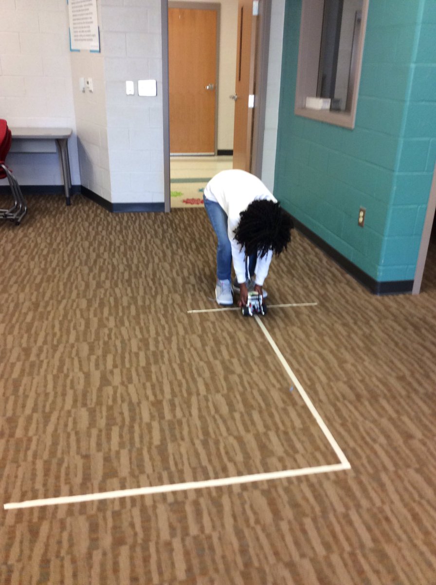 #leaphartsteam
Lego engineers problem solve and refuse to give up. They accomplished the coding objective with victory.