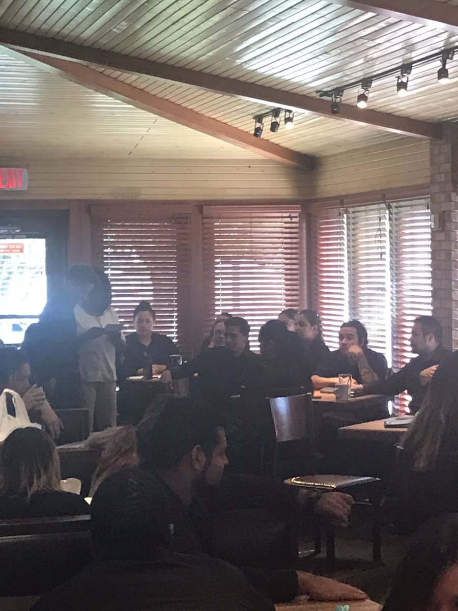 ChedDeb's tweet photo. Miss Kendra rocking out a trainer/server meeting! #onecheddars #makeusgreat #movingup @hawk1024 https://t.co/FzwUbESWGU