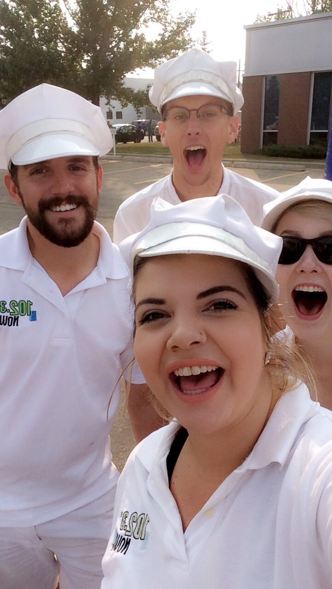 NOWJenna_Rous's tweet photo. We out here at the #nowcarnival! @NOWBttrRpplSeth @NOWEvanOnEarth @NOWIced_Tee #NOWtrucksicle kids 😀 #1023NOWRADIO https://t.co/YZc6Mg6Yvr