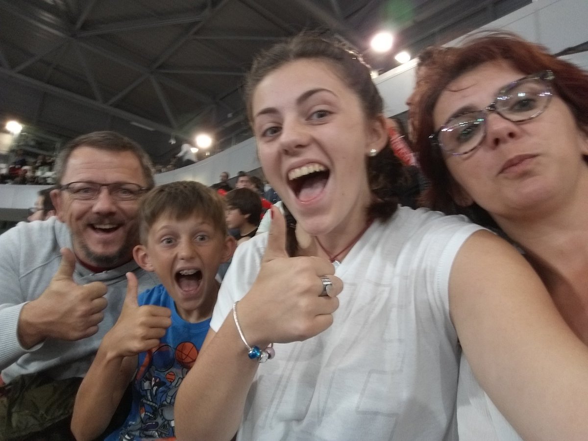 galy_armelle's tweet photo. Les toulousains sont dans la place! #ACCUP #ACCSelfie https://t.co/w4nULKlIba