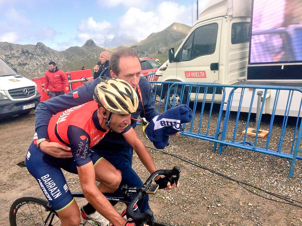 HaikuNerazzurri's tweet photo. Un GRAZIE
Viscerale, spontaneo, sincero
come un bacio adolescenziale.
#Nibali #VL2017 @vincenzonibali #HaikuNerazzurri #Contador https://t.co/SGLwjSC4Wj