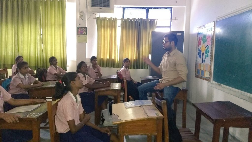 joshiisrocking's tweet photo. @People_TCS @TataCompanies @prerna1407 TCSers at Lko honing the soft skills of the students of Prerna Girls during #TVW8 #TCSEmpowers https://t.co/gz4G0LJP3l