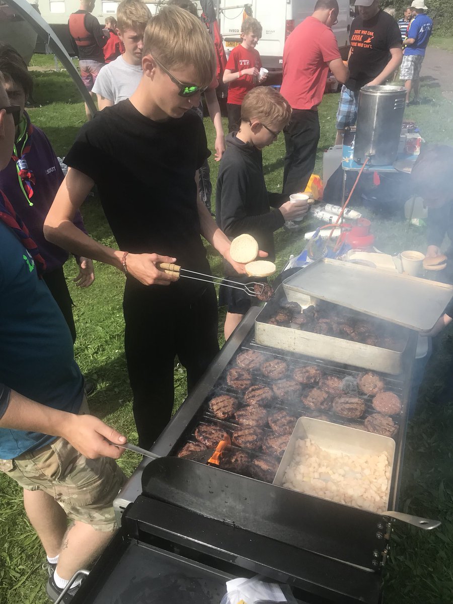 hitchinscouts's tweet photo. It’s time for lunch on the #KayakRiverTrip. @HitchinNetwork doing a fantastic job of cooking burgers for everyone &amp; running the logistics. https://t.co/Bz0739yCqM
