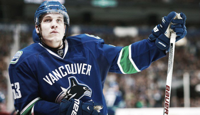 NHL_VAVEL's tweet photo. Bo Horvat sigue en los Canucks https://t.co/VEpnHya7y2 #NHLesp #NHL https://t.co/5fq6eAx4VI