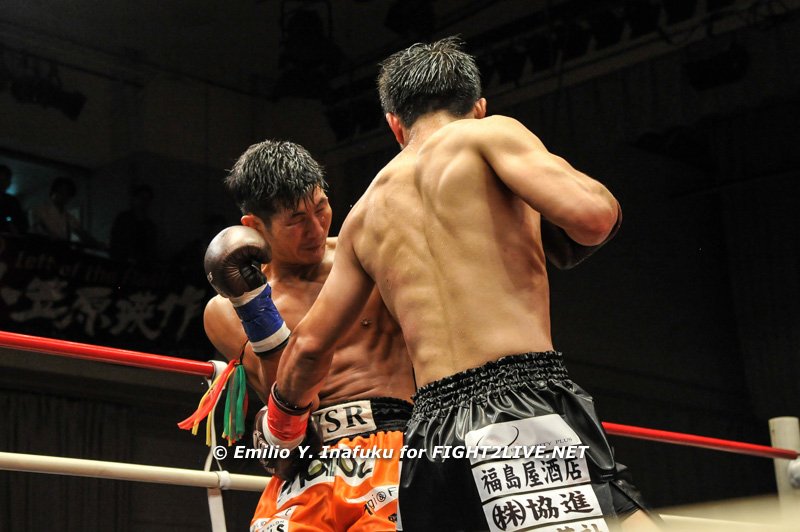 fight2live_net's tweet photo. Shinji Suzuki venceu Takuya Sugimoto por decisão majoritária dos jurados (28-27, 28-27, 27-27)
#rebels52 #kickboxing #muaythai #キックボクシング https://t.co/VPBrBbV6yt