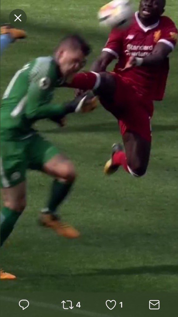 piersmorgan's tweet image. People who don't think is a red card are either blind, deluded or called Gary. #Mane