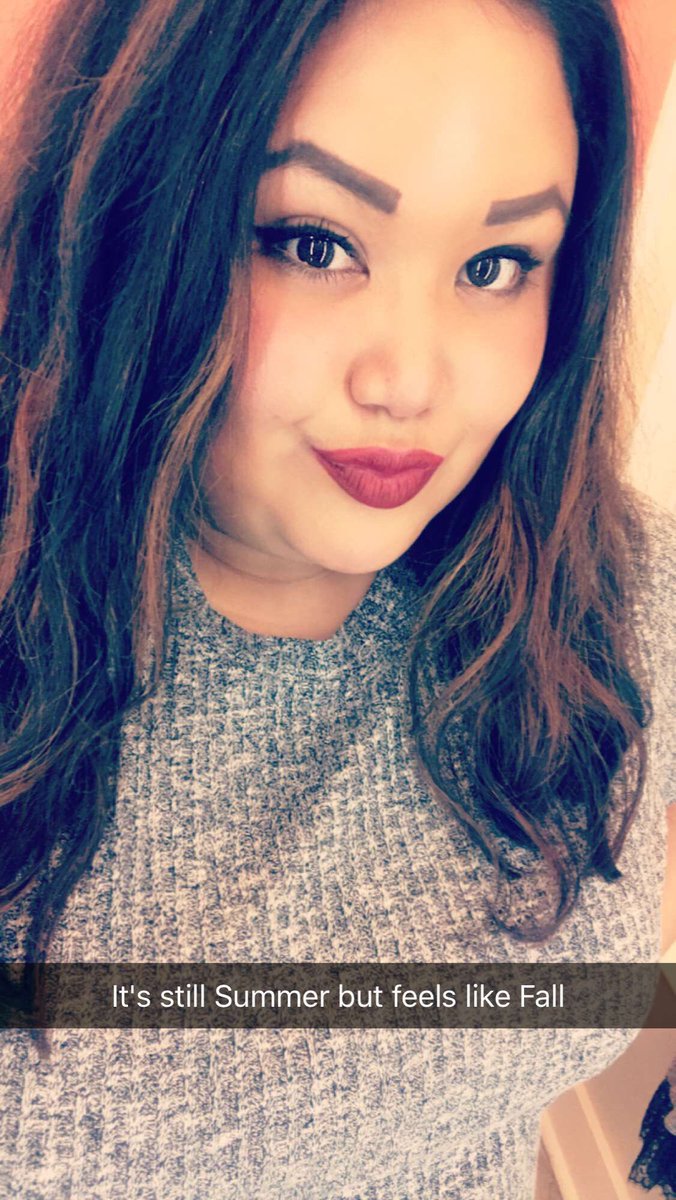 Chexiicana's tweet photo. #Friday #FeelsLikeFall #StillSummerThough https://t.co/MLKHPaxNhH