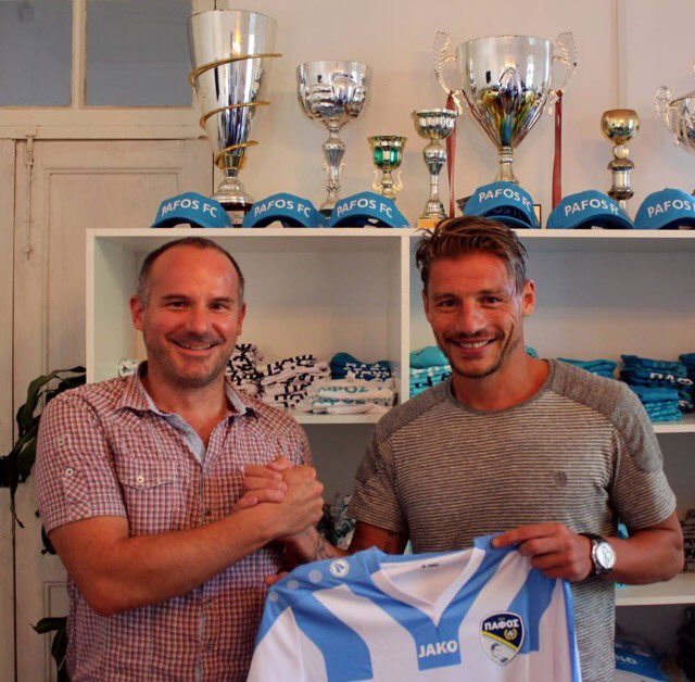 RomainCG75's tweet photo. L'international Algérien Mehdi #Mostefa (ex #Nimes, #AcAjaccio, #Lorient et #Bastia) signe au FC #Pafos à #Chypre. https://t.co/oQXBQgo2uq