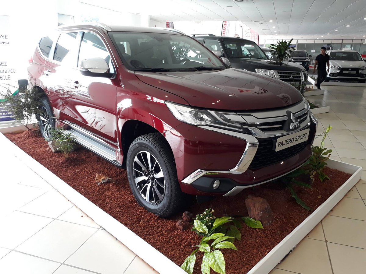 Robuste et confortable pour vous emmener à destination ! Jusqu'où voudriez-vous aller avec un Pajero Sport ? 🙂 #civ225 #Abidjan #team225