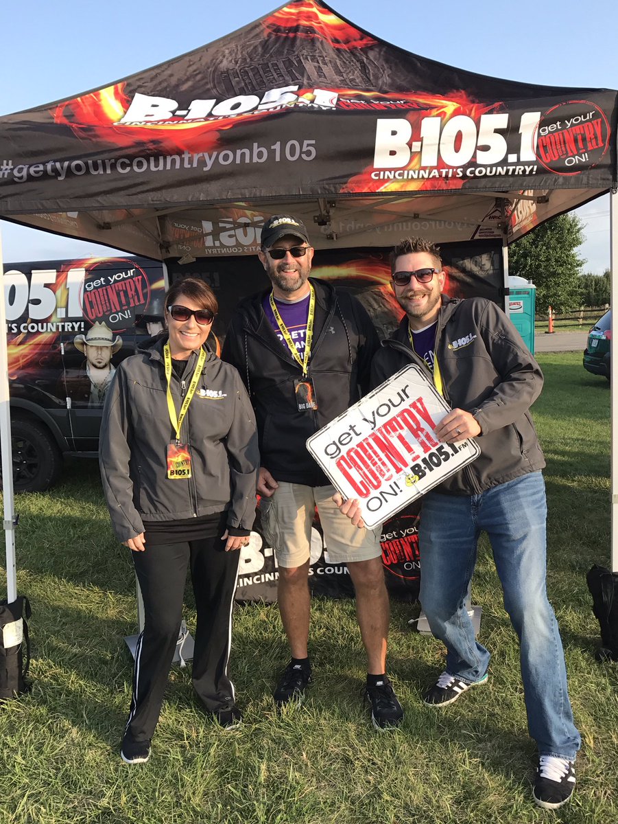 BigDaveB105's tweet photo. Up and at'em for the #Walk2EndAlz for Butler, Warren and Clinton Counties! @B105 @Chelsieb105 @StattB105 @ALZCin @alzassociation https://t.co/LTCBoYEvMB