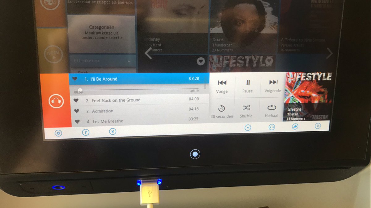 IsoldeRecords's tweet photo. #lifestyle #tristan #KLM #klminflight https://t.co/ZFbrENTQ2d