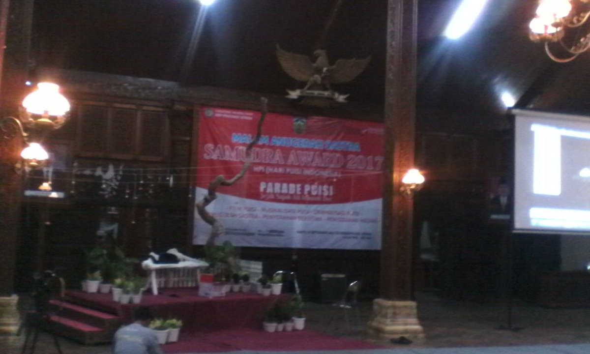 <a href="/PajakJateng1/">#PajakKitaUntukKita</a> @Denhasan1 <a href="/UungEka/">Eka Damayanti</a> <a href="/Stakof/">Rumail Abbas (ꦫꦸꦩꦻꦭ꧀ ꦄꦧ꧀ꦧꦱ꧀)</a> <a href="/PestaBaratan/">Lembayung Production</a> <a href="/PajakMania/">PajakMania</a> <a href="/dusone/">yy</a> <a href="/pandupajak/">#LiterasiFinancial</a> <a href="/VisitJepara/">#DiJeparaAja</a> <a href="/endaryono/">#DirumahAja</a> <a href="/JsbJepara/">cj 🤍܁ᅠᅠᅠᅠᅠᅠᅠᅠᅠᅠᅠᅠᅠᅠᅠᅠᅠᅠᅠᅠᅠᅠᅠᅠᅠᅠᅠᅠᅠᅠᅠᅠᅠᅠᅠᅠᅠᅠᅠᅠᅠᅠᅠᅠ</a> @prabusaktiid @hdiankristiandi <a href="/yovieyola/">Yovieta Lola</a> <a href="/rlisafm/">R-lisa FM Jepara</a> @LaskarPuisi @jblogcom <a href="/Susierna/">Penutur Perempuan</a> <a href="/jeparakabgoid/">Pemkab Jepara</a> <a href="/JatengTwit/">Jateng Twit</a> <a href="/ILoveJepara/">I ♥ Jepara</a> <a href="/HMJA_UNISNU/">HMJA UNISNU JEPARA</a> <a href="/Jeparapedia/">Jeparapedia</a> <a href="/JeparaHariIni/">Jepara Hari Ini</a> <a href="/ganjarpranowo/">Ganjar Pranowo</a> <a href="/unisnujepara/">UNISNU JEPARA</a> Teman-teman #Samudra dan #Lembayung siap mensukseskan Parade Puisi.