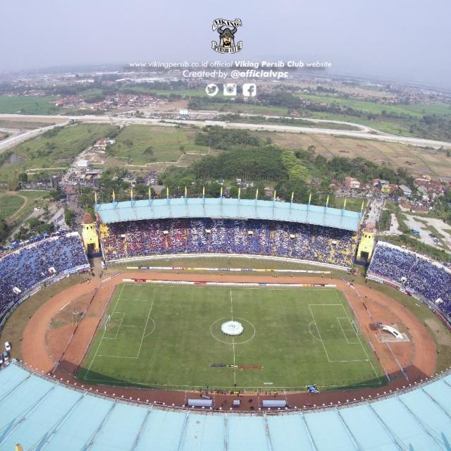 officialvpc's tweet photo. Respect Bobotoh, Bomber, Casuals &amp; Ultras. Gak nerima nyinyir SARA, come on people be a mankind. Cukup segitu aja jawabnya 👌 https://t.co/A0JMbqKZmF