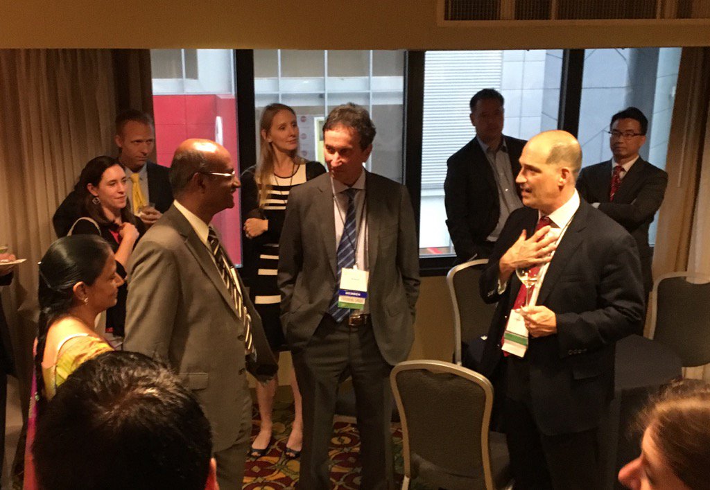 ChrisDyMD's tweet photo. Future @HandSociety president @MartinIBoyer, past pres Gelberman, #microsurgery star Sabapathy #assh2017 @WUSTLortho https://t.co/EHICetlwg1