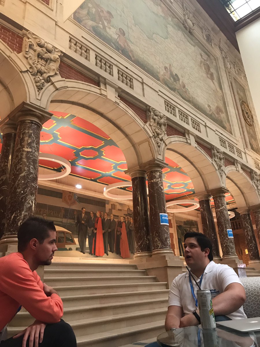 SW_belgo_french's tweet photo. Merci @TeddyLecaillon de @tymate pour ta participation en tant que coach #design #startupweekend #SWBeFr https://t.co/hM6flNFYMg