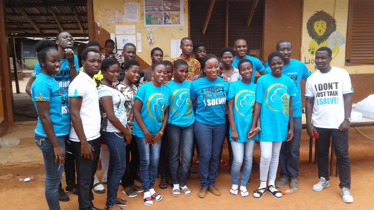 1billionafrica's tweet photo. The leadership of 1 Billion Africa with beneficiaries of the #tech2orphans #t2o2017 https://t.co/Khs2waGEWA