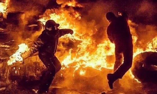 TitusOReily's tweet photo. Disappointed Port fans make their way home. #AFLPowerEagles https://t.co/Bv7ybsFYeb