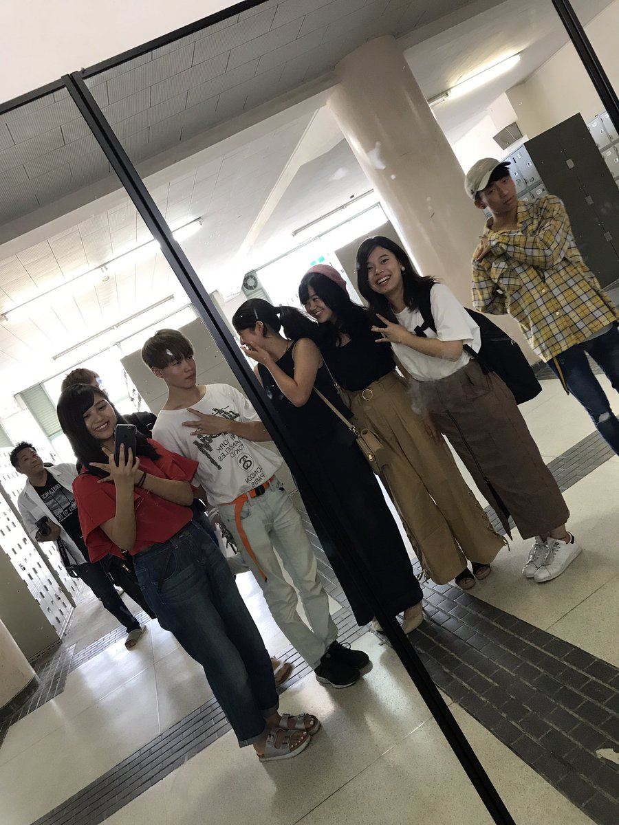 柴田 杏樹 Twitter પર 箕高文化祭 久々52期生にいっぱい会えたし 箕弾で集まれたし 後輩のダンス見れたし めっちゃ楽しかった戻りたい 卒業生として箕高に行けることが幸せ 笑 ほんまに箕高は最高の青春 思い出の場所で写真 箕面高校