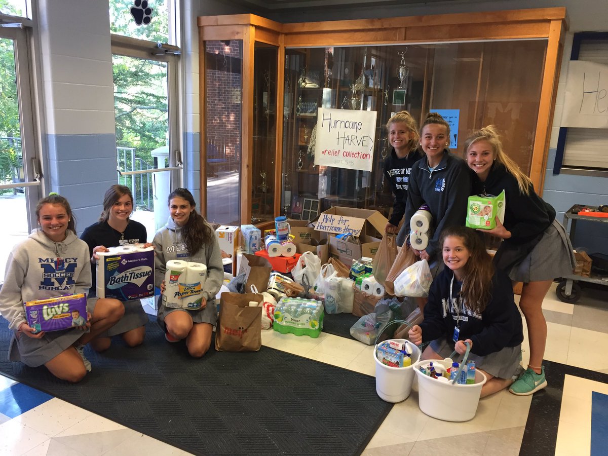 jenjack82's tweet photo. Delivered hurricane donations to @M25M_org from generous colleagues @CardinalNow &amp; students @MMHBobcats1. #CardinalCares #MercyInspires https://t.co/KXwXeBoYfQ